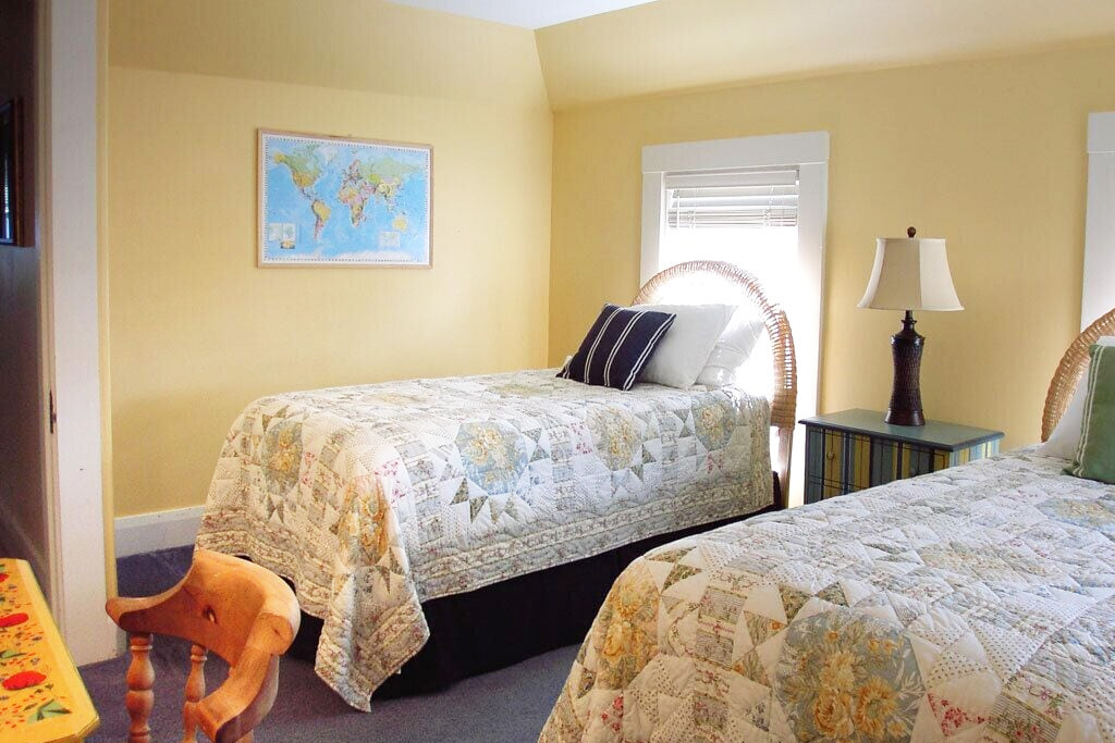 Twin Bed Room on Third Floor at Grand Seaside Cottage Rental in York Harbor Maine
