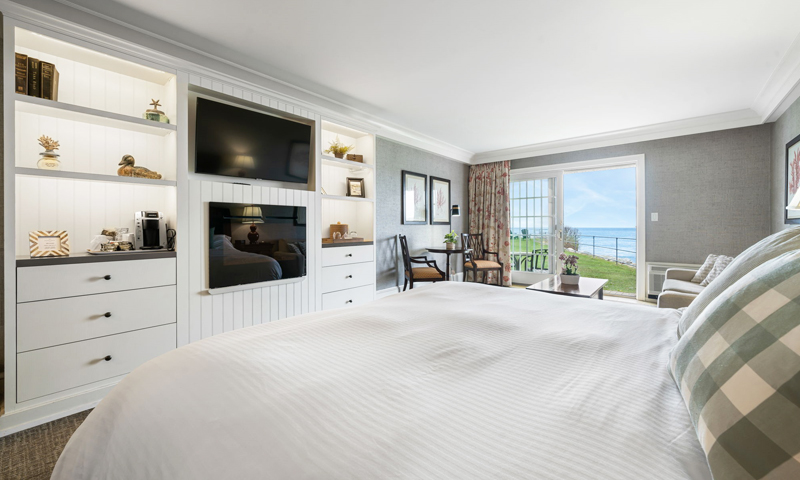 Oceanfront Luxury King Room